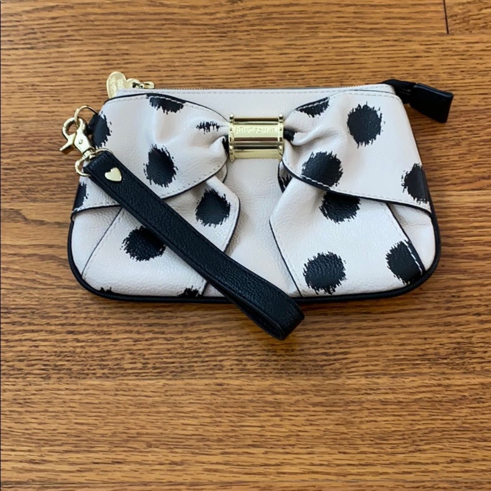 NEW Betsey Johnson bow vegan leather wristlet clutch gold hardware nude purse
